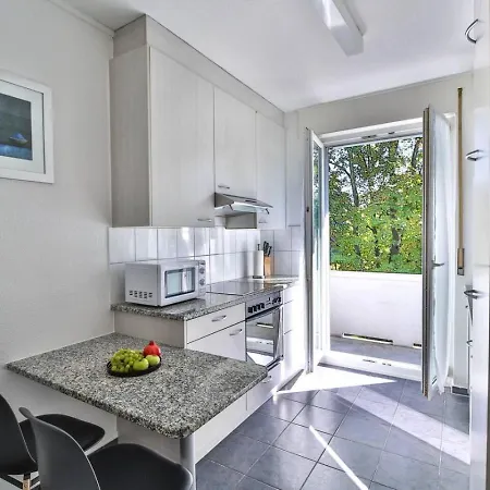 Bright 2 Bedroom Flat - Parkview 3