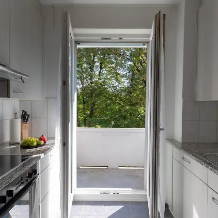 Bright 2 Bedroom Flat - Parkview 3 Zúrich