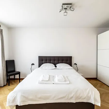 Bright 2 Bedroom Flat - Parkview 3